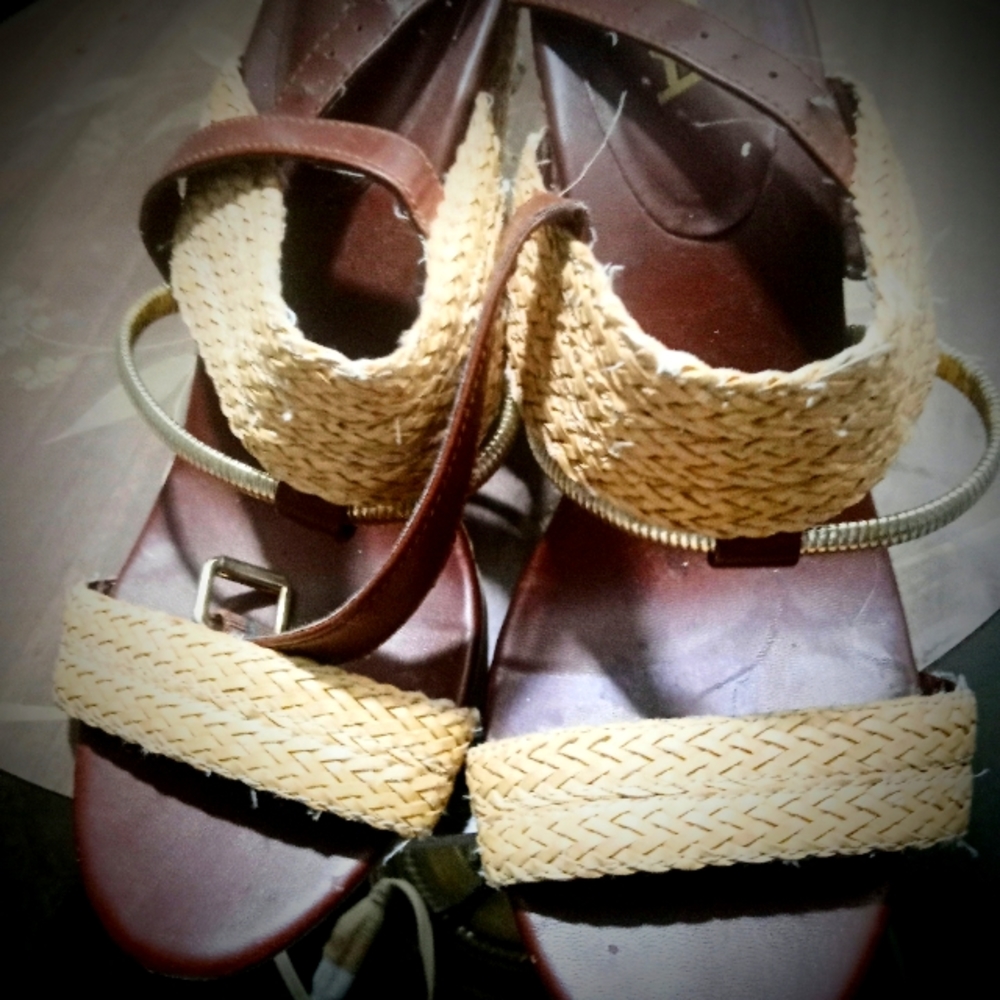 Shoe